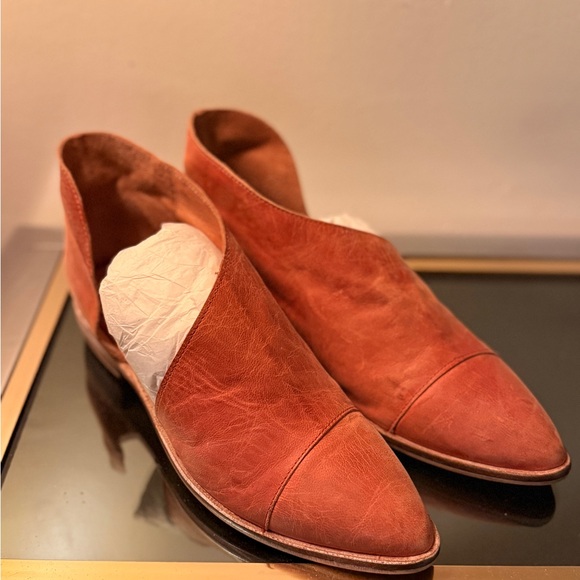 Free People Shoes - Free People Women’s Rust Leather Cut Out Royale Loafers